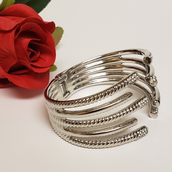 Wide Silvertone Claw Hinge Cuff bracelet - Picture 2 of 8